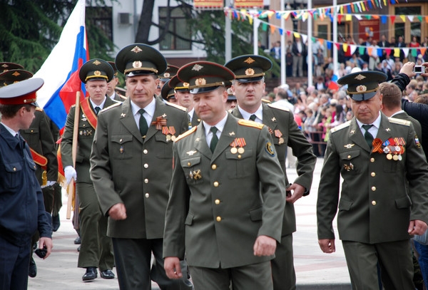 серьезные люди