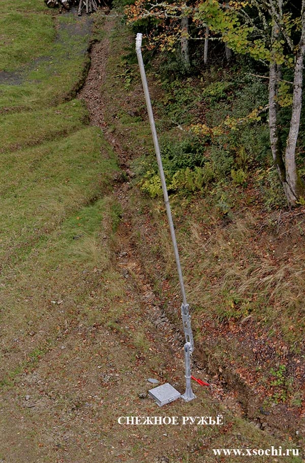 Снежное ружье на склоне