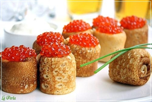 блинчики с красной икрой