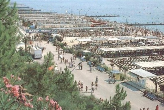 Сочи, море, пляж Маяк без заборов, магазинов, ресторанов