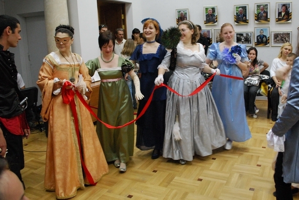 Девчата веселятся)))