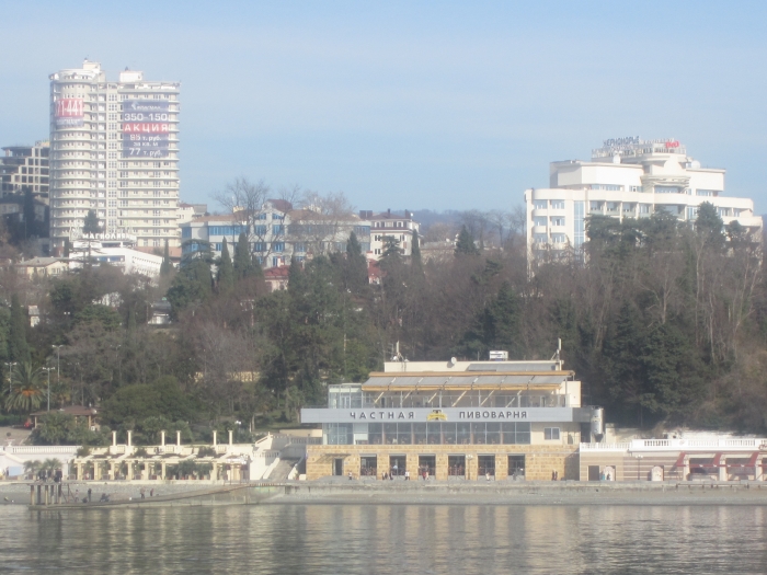 Пивоварня смотрится немного на отшибе