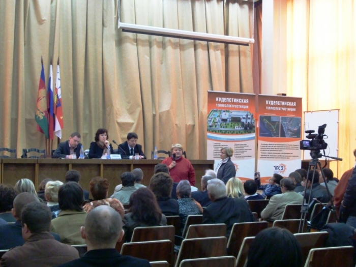 Председатель  домового  комитета  9-ти этажного многоквартиного дома  в  пос.Кудепста   предлагает  новую  иниативу-  сдать электрочайники кудепстинцев на  время Олимпиады в Олимпстрой  на ответственное хранение.  Народ инициативу одобрил и поддержал .