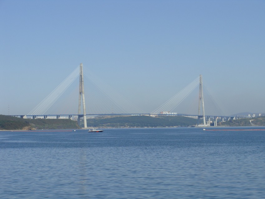 Новый мост. Вид с острова Русский.