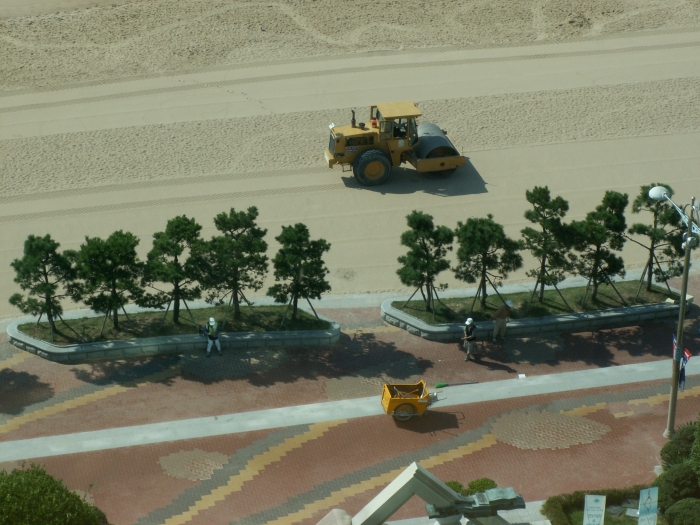 Так, между прочим. Чистка пляжа Южная Корея.