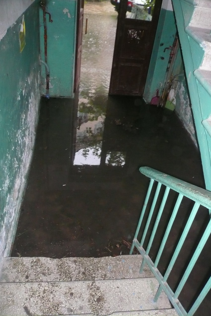 Такое зрелише можно наблюдать всегда когда идет дождь.