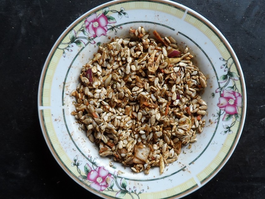 блюдо  из  семечек