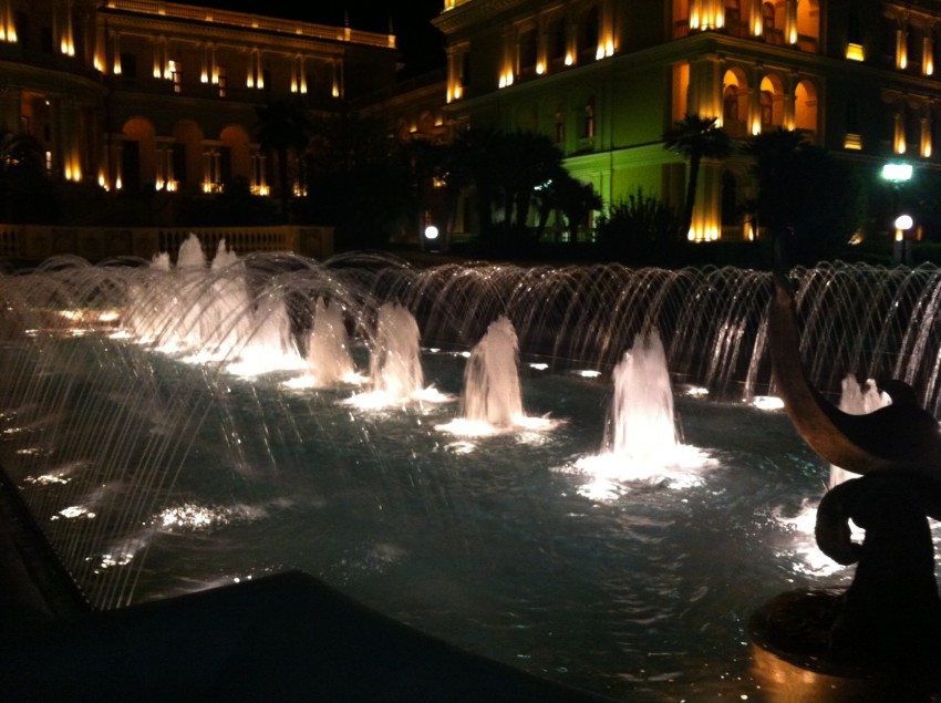 Вид на корпус Люкс вечером