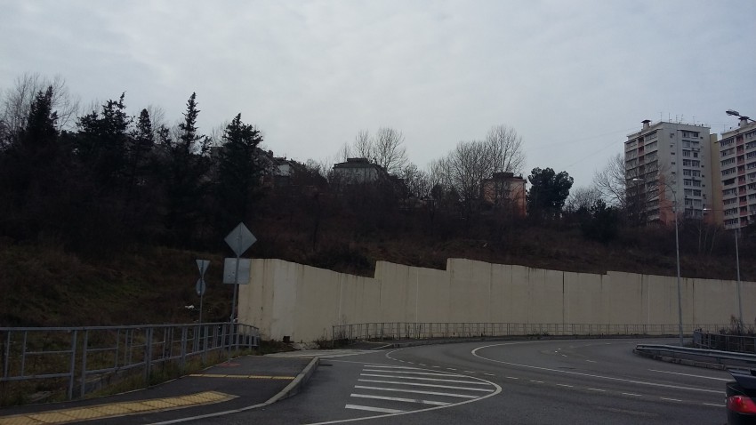 свалка слева от поворота