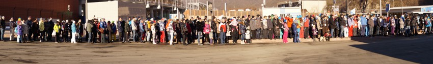 Очередь на посадку в автобус М6, WF5