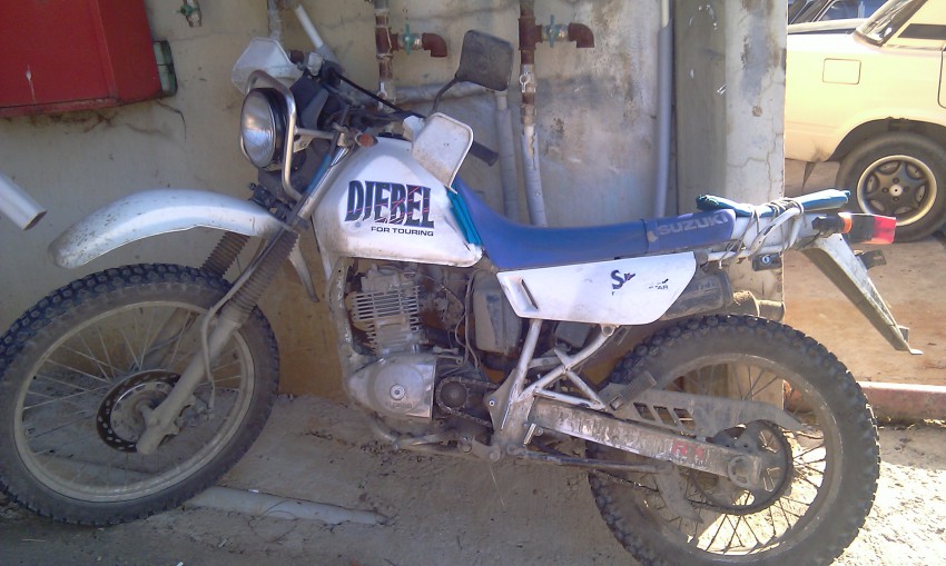 Интересная наклейка Интересная наклейка