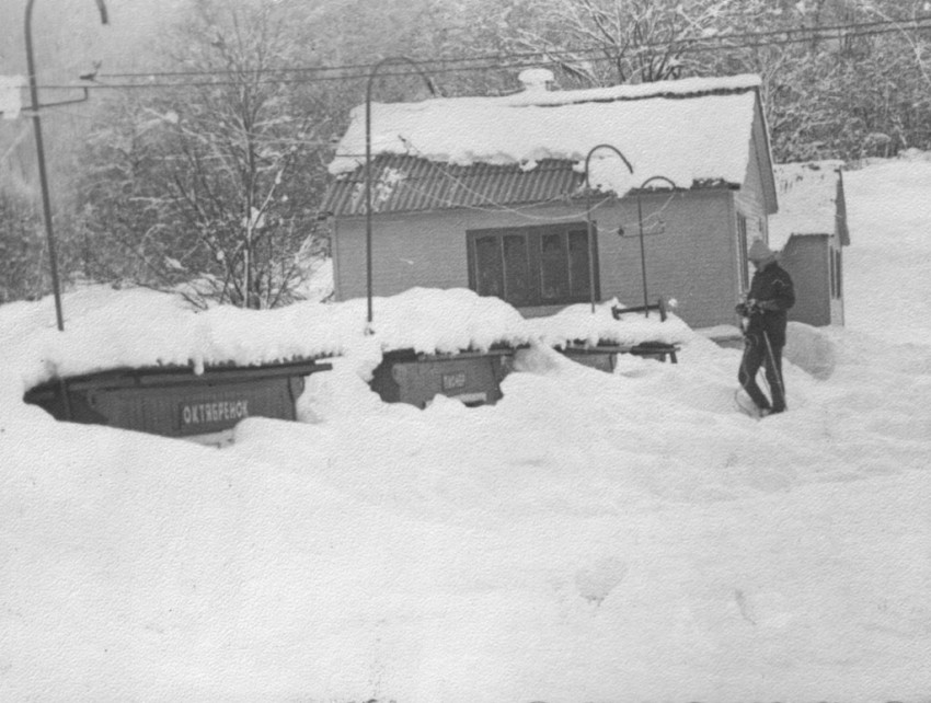 ЗИМА 1976. раздевалки