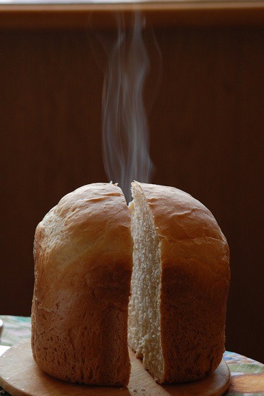 горячий, домашний хлеб