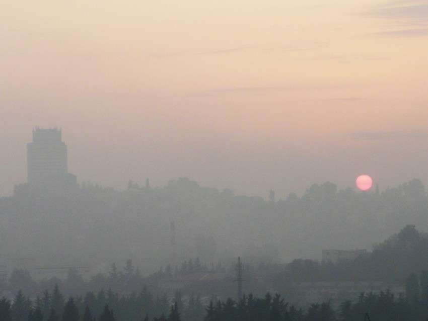 Горит свалка в Лоо