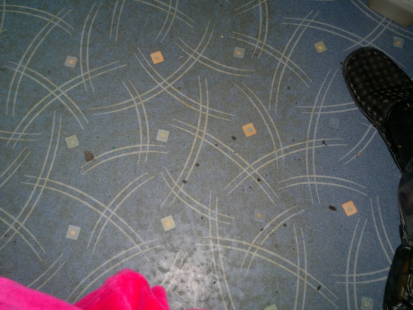 Такой там чистый пол после уборки