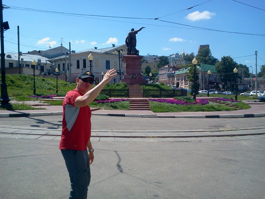 Похоже Минин и Пожарский прежде чем дать про....ся врагам Руси тоже качнули народ :)  В общем я с ними ! КАЧАЕМ !!!