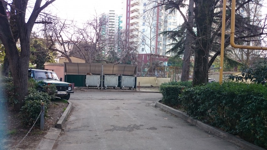 Мусор, к сожалению цели фотографировать не было, поэтому фото одно