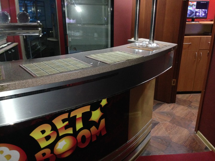 Продаю барную стойку. 