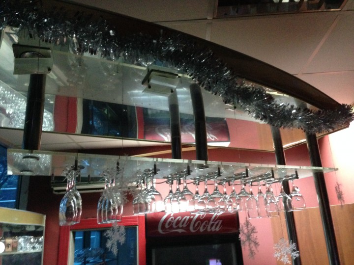 Продаю барную стойку. 