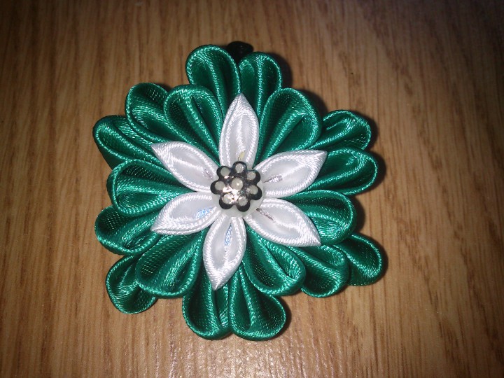 Заколки и резинки ручной работы