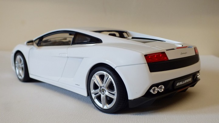 Масштабная модель Lamborghini Gallardo LP560 Welly 1/18. 600руб