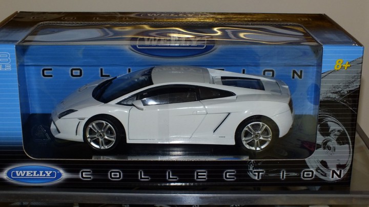 Масштабная модель Lamborghini Gallardo LP560 Welly 1/18. 600руб