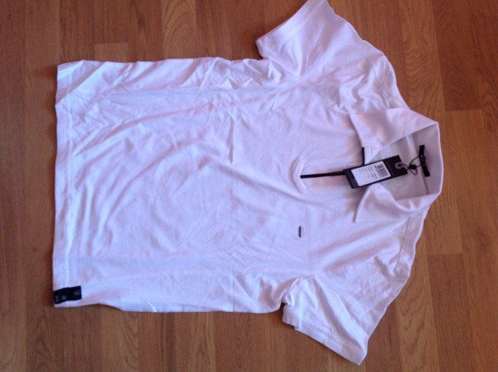 Мужские и женские джинсы и брюки, футболки.