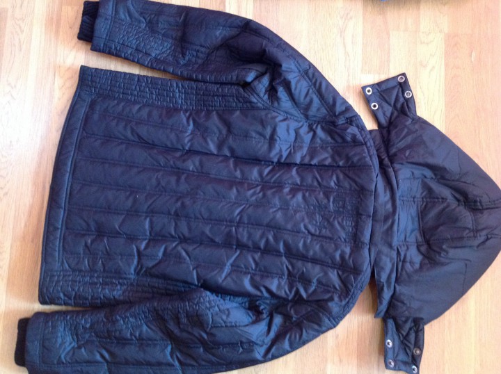 Мужские и женские джинсы и брюки, футболки.