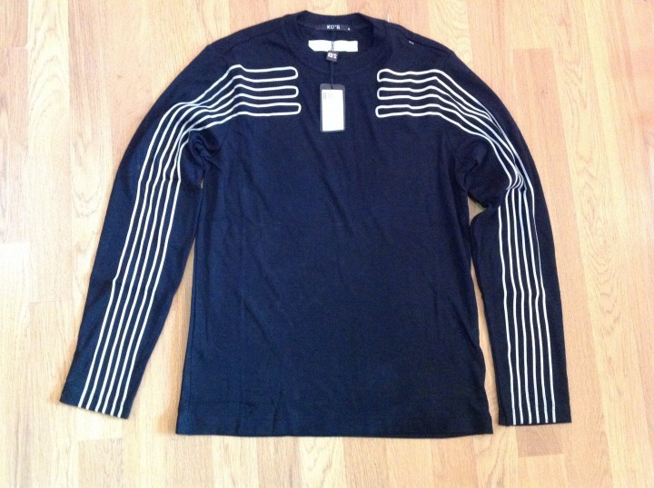 Мужские и женские джинсы и брюки, футболки.