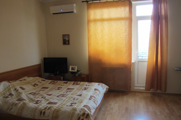 Ищу девушку славянской внешности на подселение 