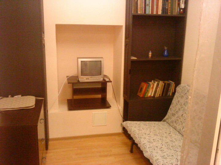 Сдаю 2-х комнатную квартиру на ул. Горького.