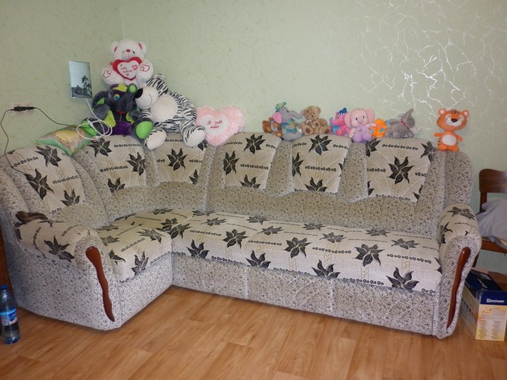 угловой диван-кровать и кресло