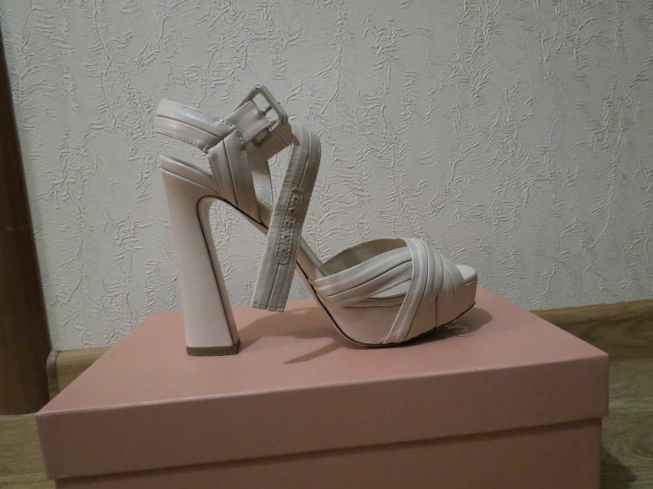 Босоножки на выпускной (Nursace)