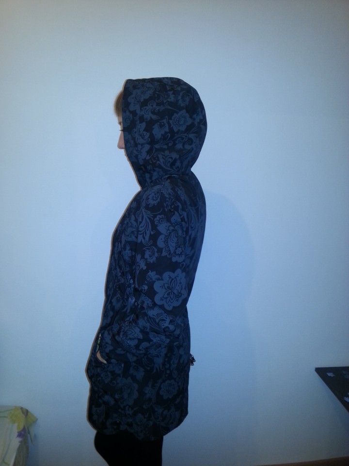 Продаётся новая женская осенняя куртка размер 44