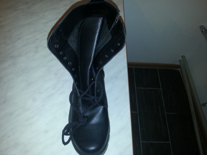 Продаются новые военные ботинки,размер 43