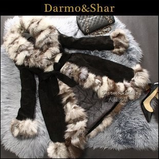 Продаю Пальто из замши с мехом лисы р-р 44-46