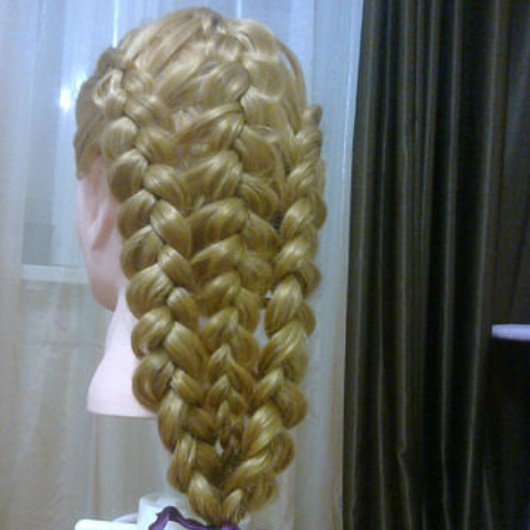 Прически, плетение кос от 100 до 500 рублей