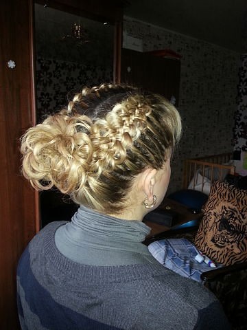 Прически, плетение кос от 100 до 500 рублей