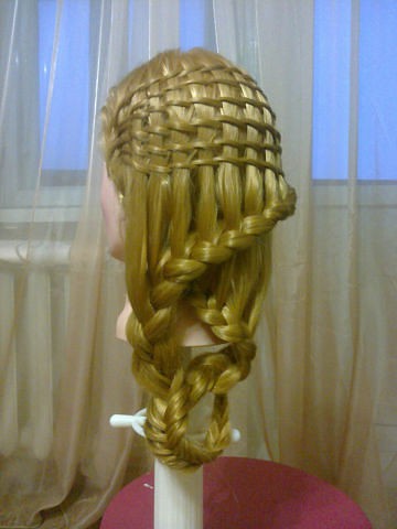 Плетение кос и прически