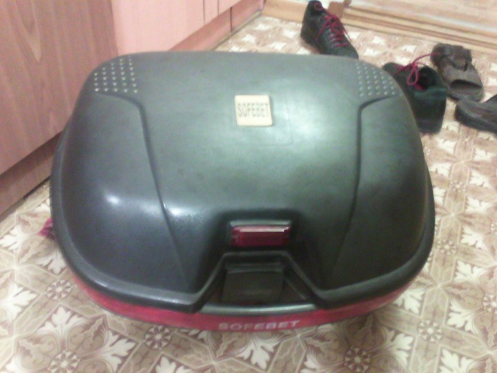 Продам кофр для мопеда или мотоцикла.