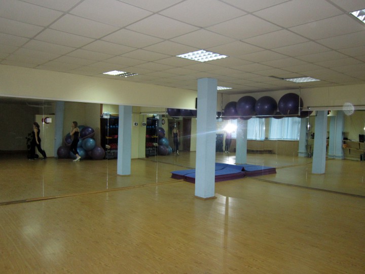 1 БЕСПЛАТНАЯ фитнес-тренировка для молодых девушек