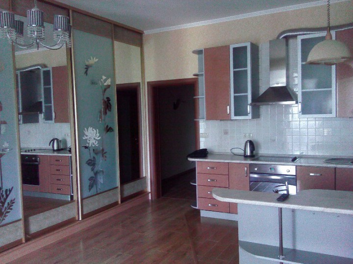 Сдается студия в ЖК бизнес класса "Первомайский-1", центр, Перво