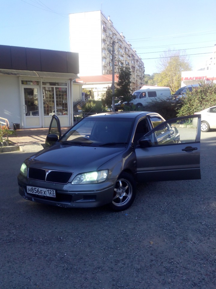 Продаю автомобиль MITSUBISHI LANCER