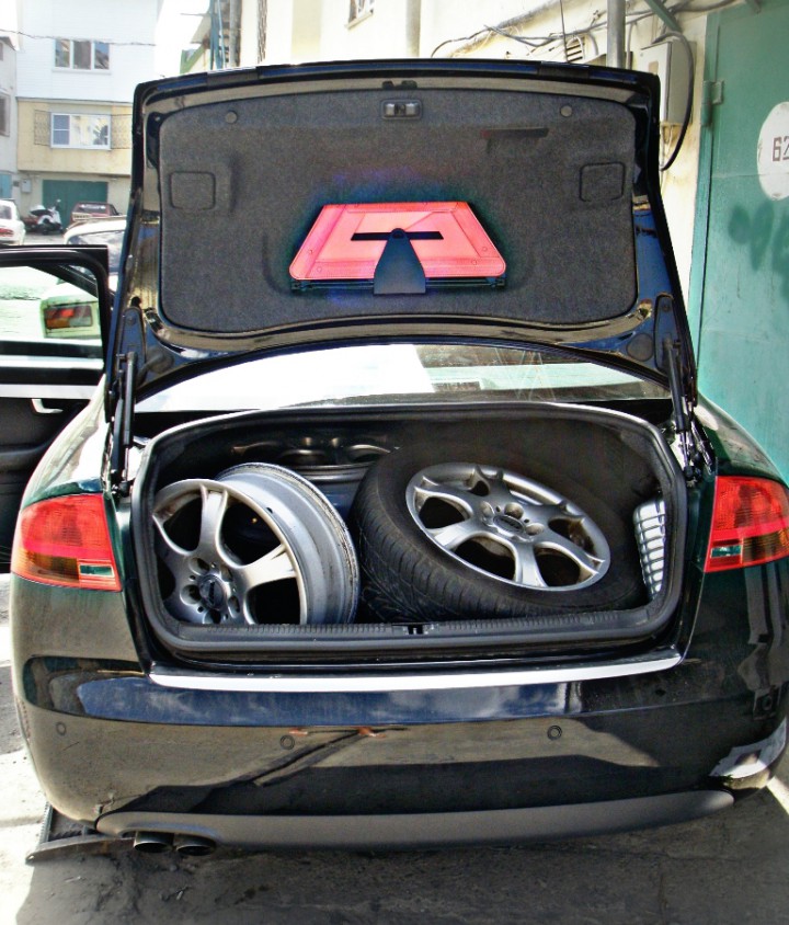 Продаю Audi A4 2007 года, 2,0 л, дизель, МКПП, седан