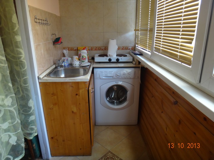 Сдам малосемейку на длительный срок.