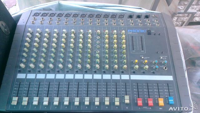 Продам комплект звуковой аппаратуры