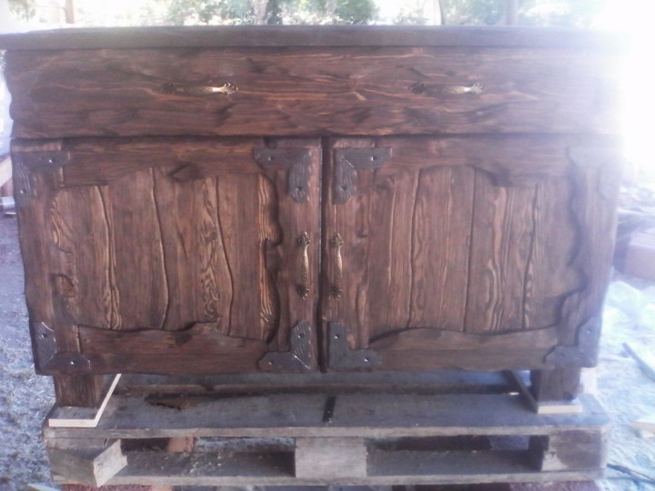 Мебель из натурального дерева