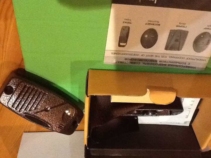 Продам (в упаковке) видеодомофон  Hyundai Telekom и накладную ви