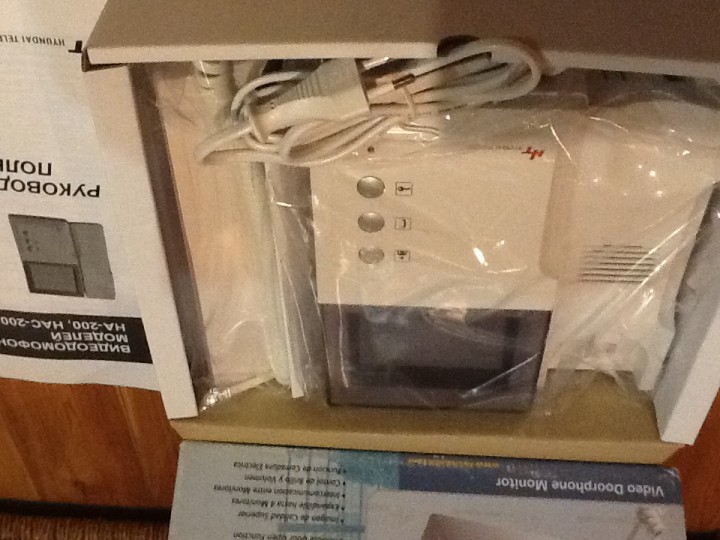 Продам (в упаковке) видеодомофон  Hyundai Telekom и накладную ви