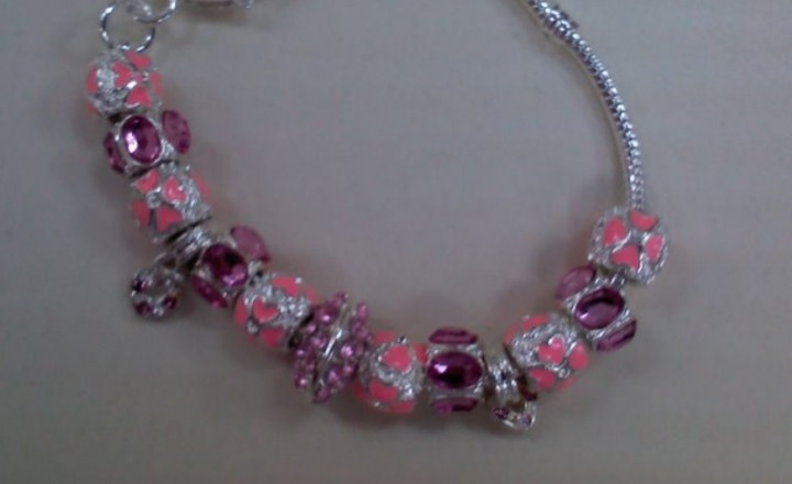 PANDORA браслетик и шармики